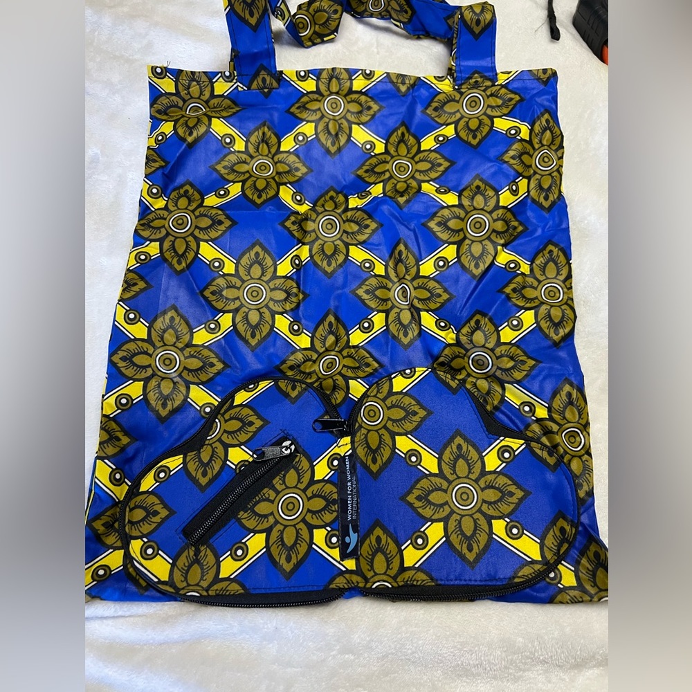 Women For Women International Heart Tote Expandable Tote Bag, NWOT